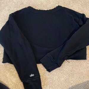 Alo cropped distressed crew neck